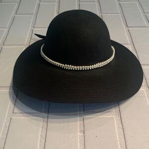 Wool Hat with Pearl Accent Band